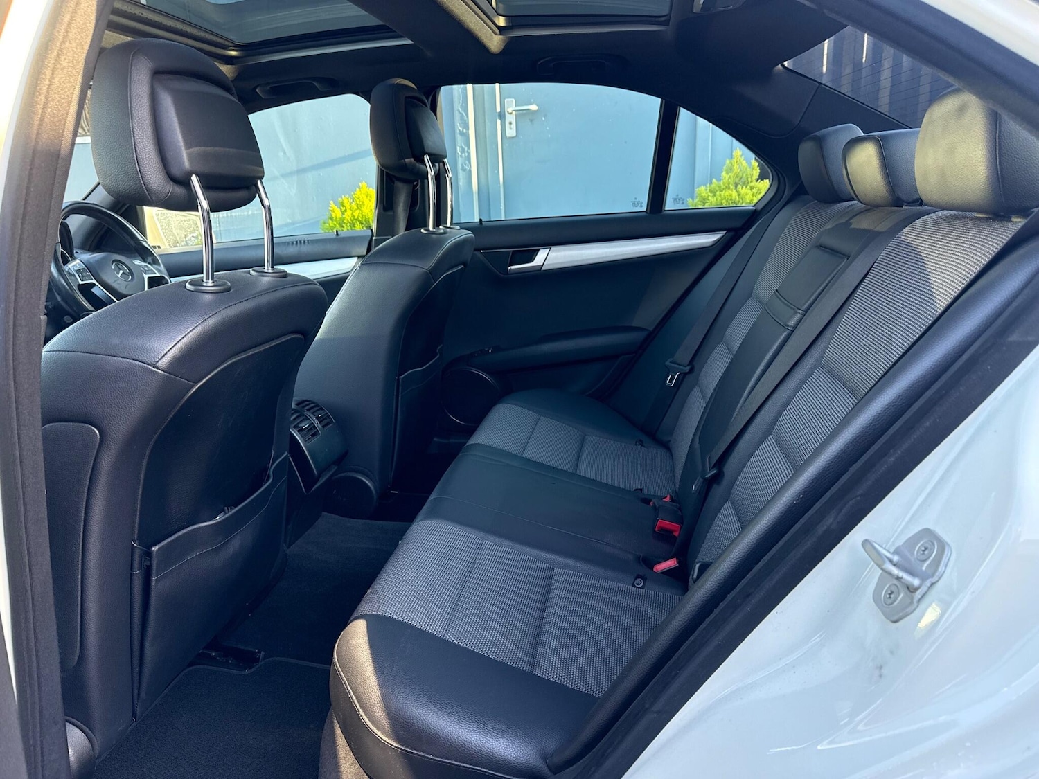 Used Mercedes-Benz C Class 2012 for sale - 77081289: Photo 44