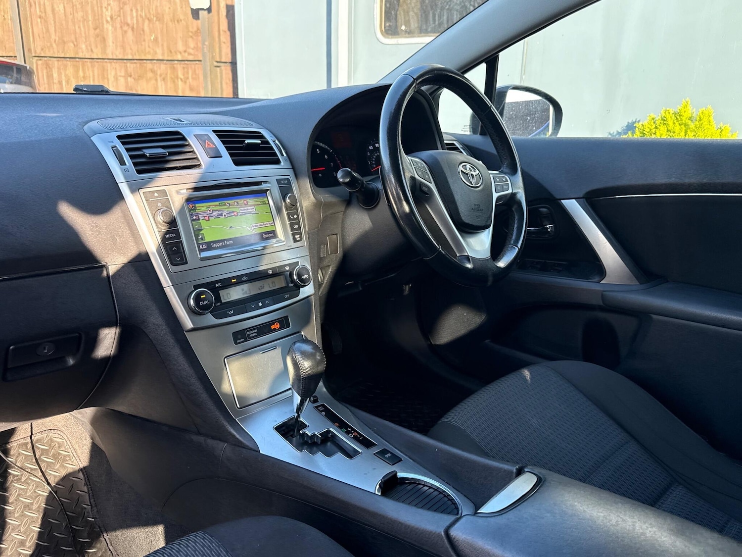 Used Toyota Avensis 2012 for sale - 77737349: Photo 17