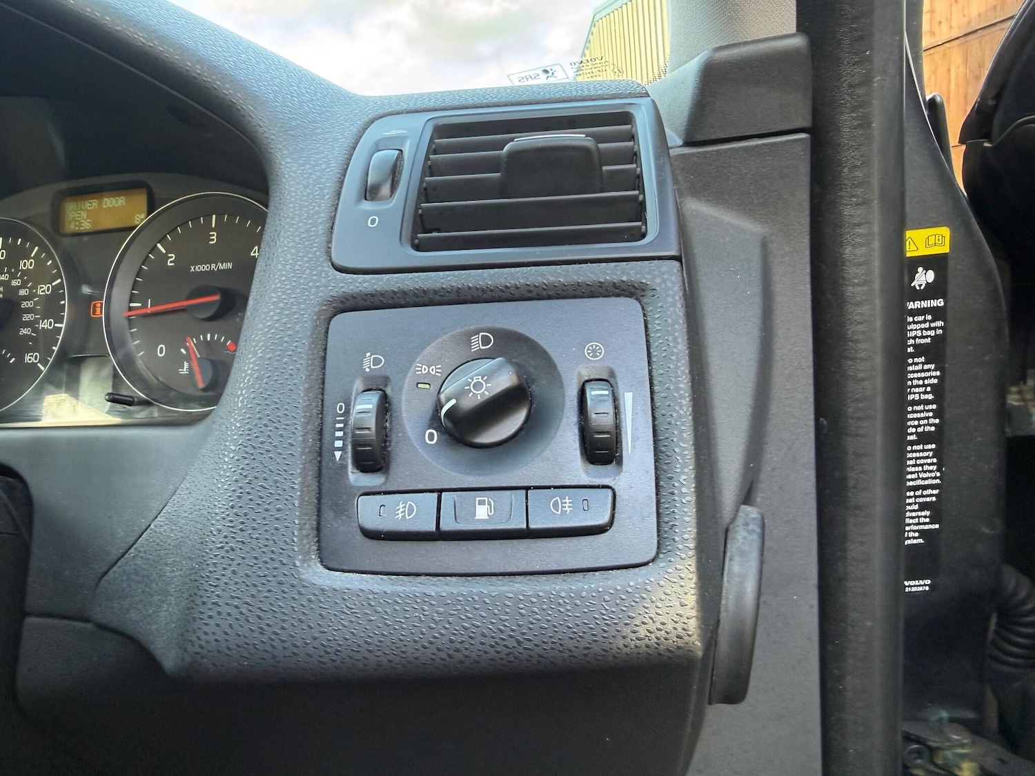 Used Volvo C30 2009 for sale - 77230075: Photo 24