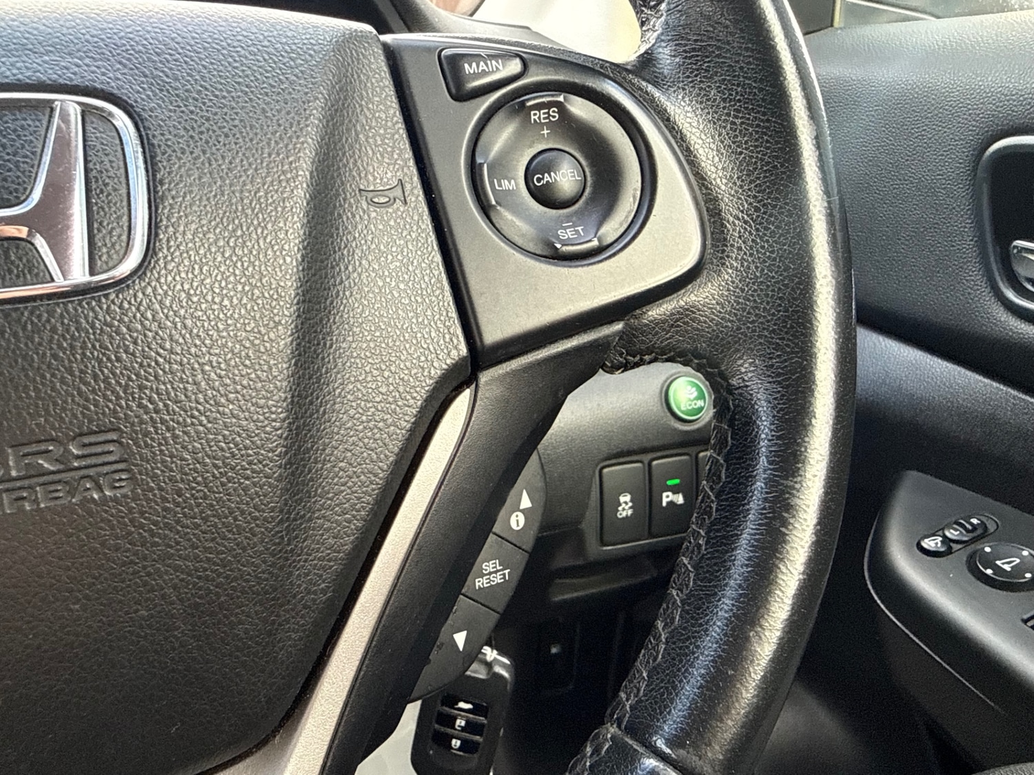 Used Honda CR-V 2015 for sale - 76860097: Photo 25