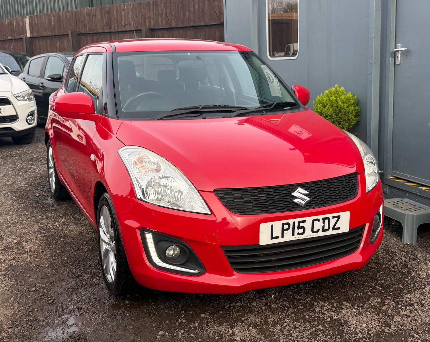 Used Suzuki Swift 2015 for sale - 76484480: Photo 2