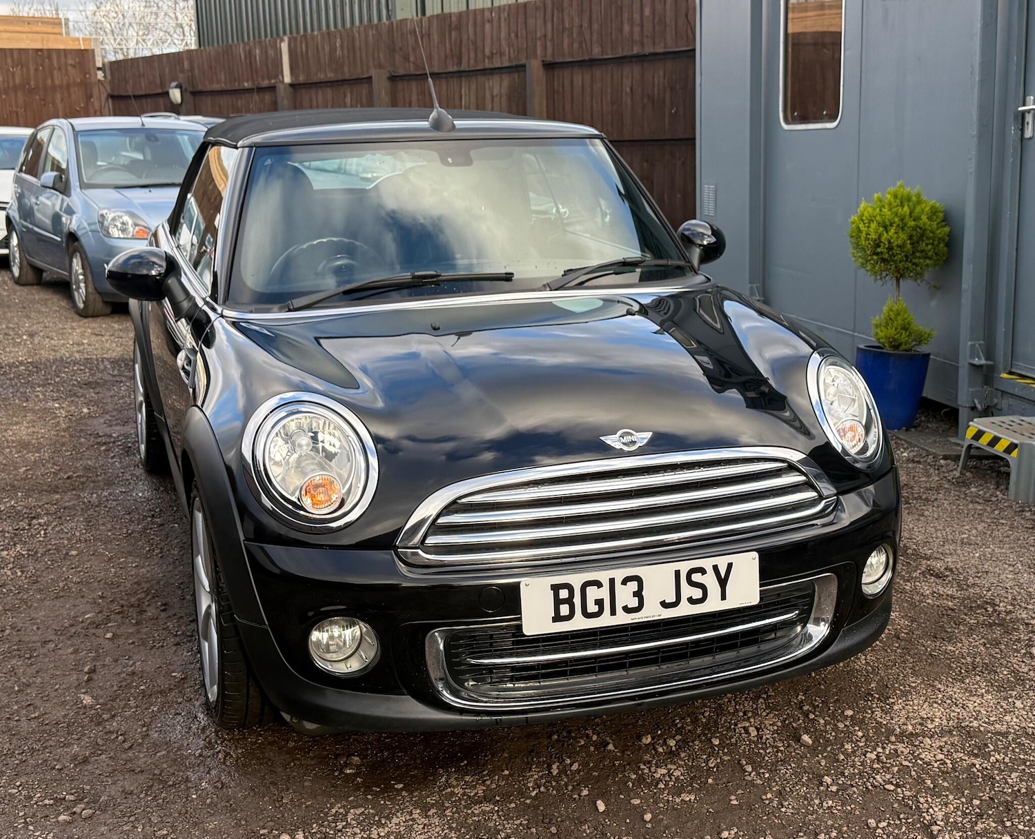 Used MINI Convertible for sale - 77267096: Photo 2