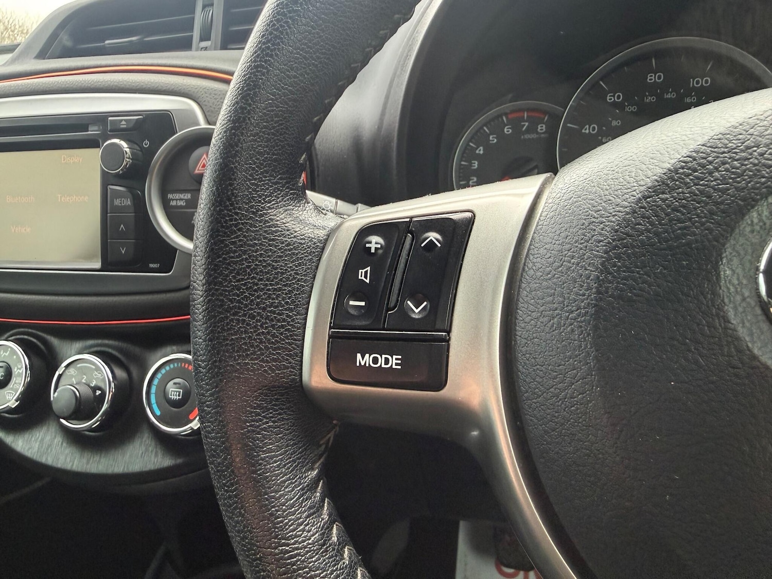 Used Toyota Yaris 2012 for sale - 77525122: Photo 27