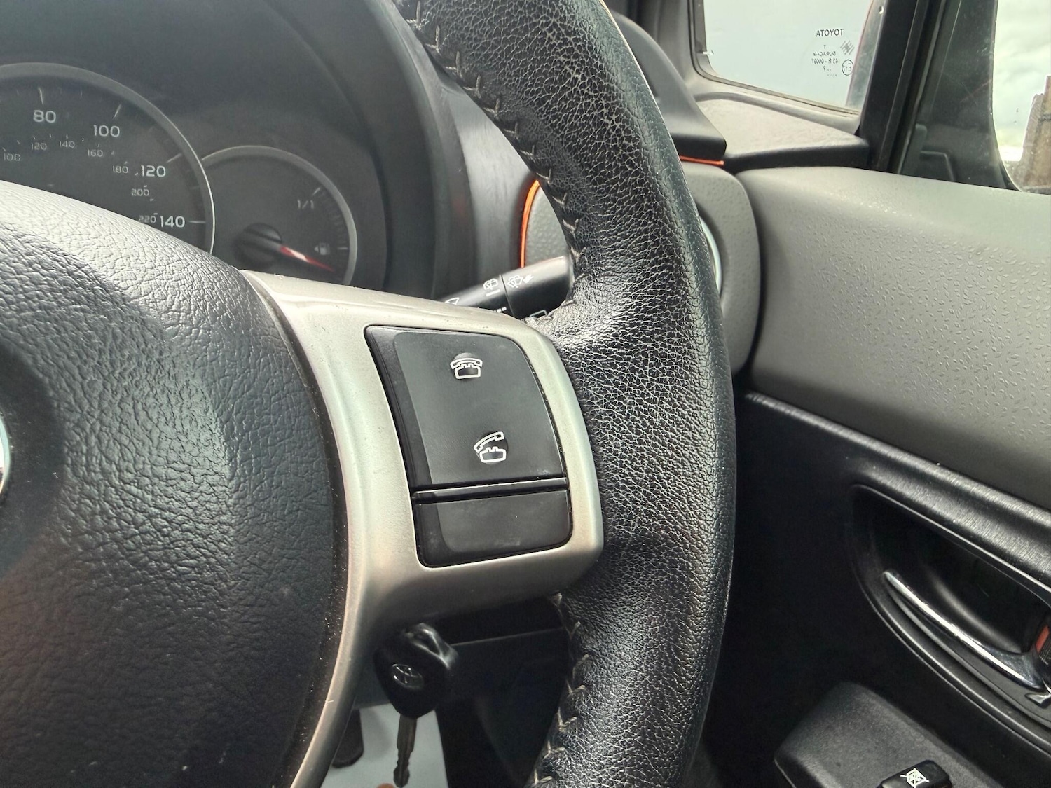 Used Toyota Yaris 2012 for sale - 77525122: Photo 29