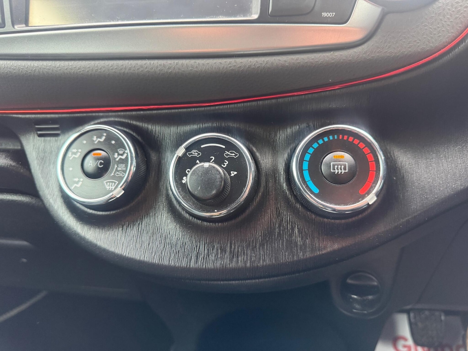 Used Toyota Yaris 2012 for sale - 77525122: Photo 30