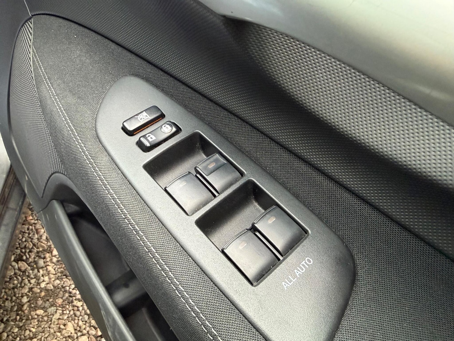 Used Toyota Auris 2011 for sale - 77376502: Photo 21