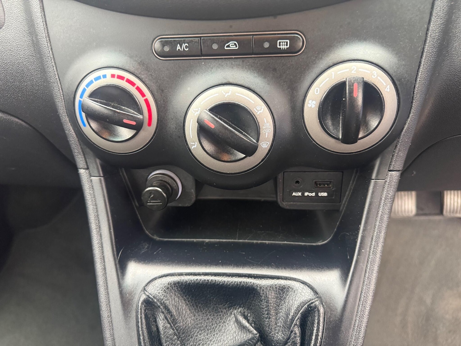 Used Hyundai i10 2013 for sale - 77057374: Photo 25