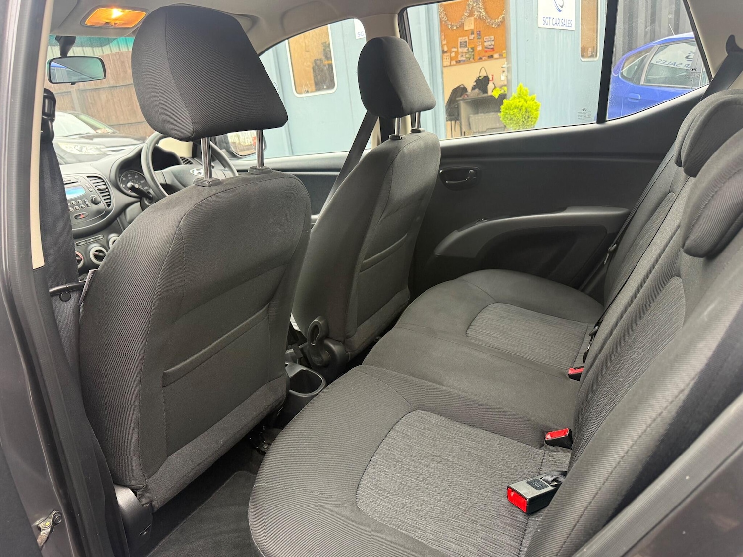 Used Hyundai i10 2013 for sale - 77057374: Photo 31