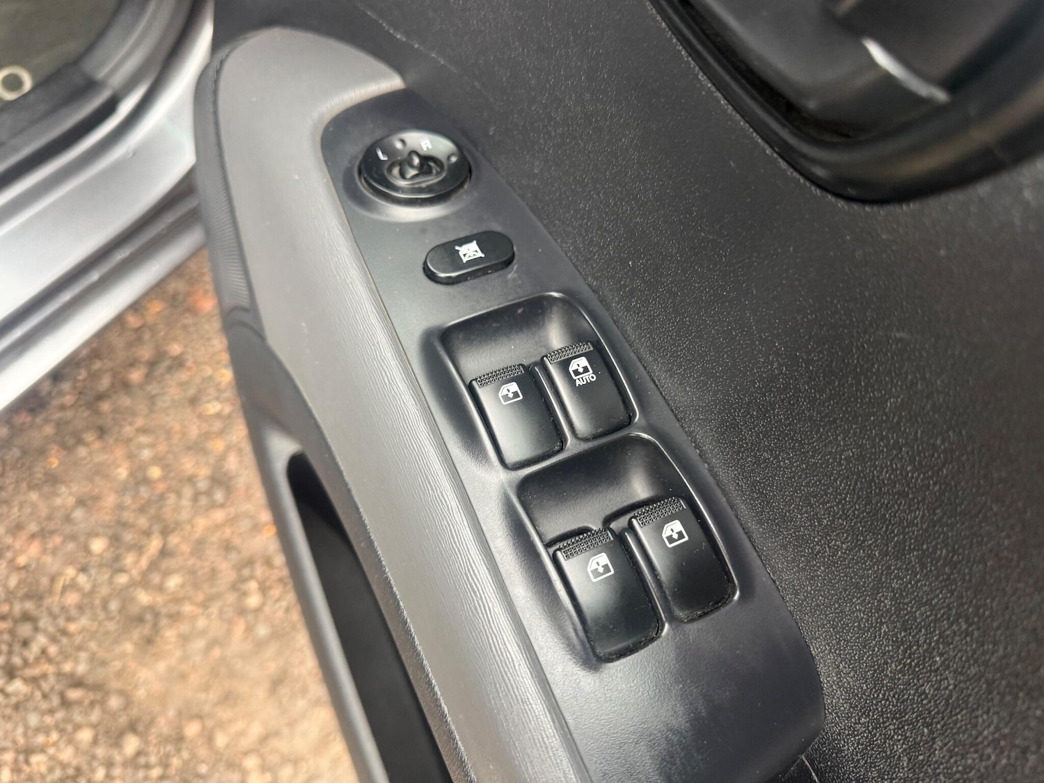 Used Hyundai i10 2013 for sale - 77057374: Photo 32