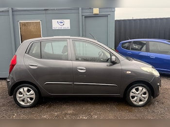 Used Hyundai i10 2013 for sale - 77057374: Photo