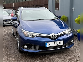 Used Toyota Auris 2015 for sale - 76152799: Photo 2