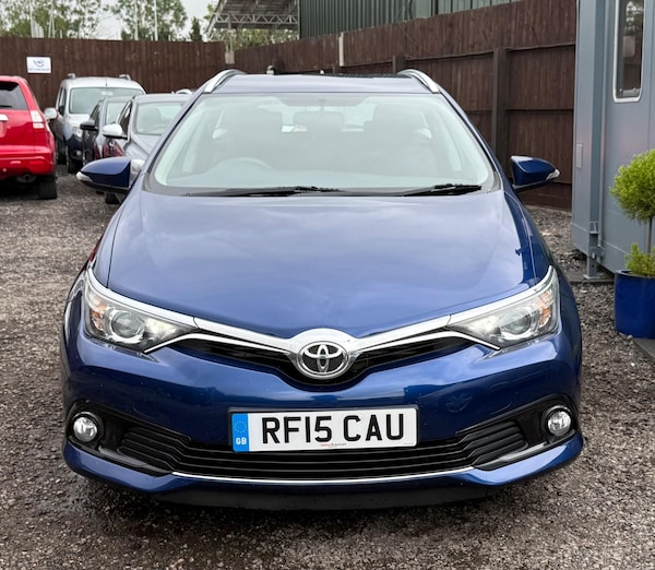 Used Toyota Auris 2015 for sale - 76152799: Photo 3