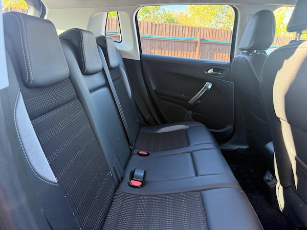 Used Peugeot 2008 2018 for sale - 76189268: Photo 32