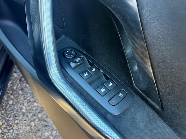 Used Peugeot 2008 2018 for sale - 76189268: Photo 34