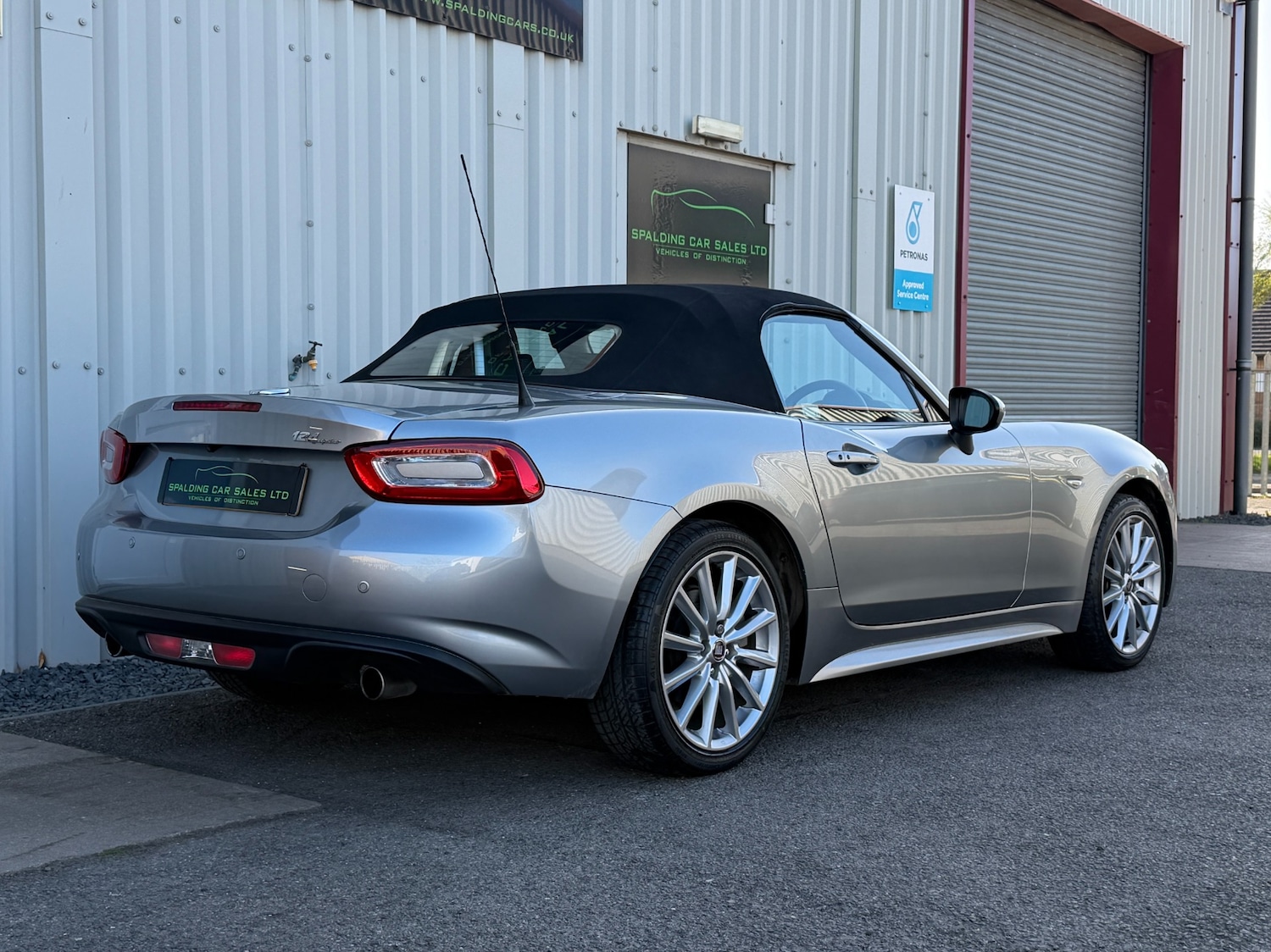 Used Fiat 124 Spider 2018 for sale - 78219089: Photo 11