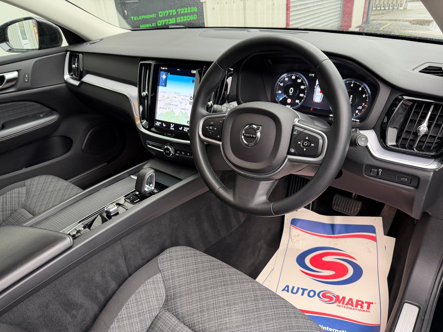 Used Volvo V60 2021 for sale - 76968648: Photo 2