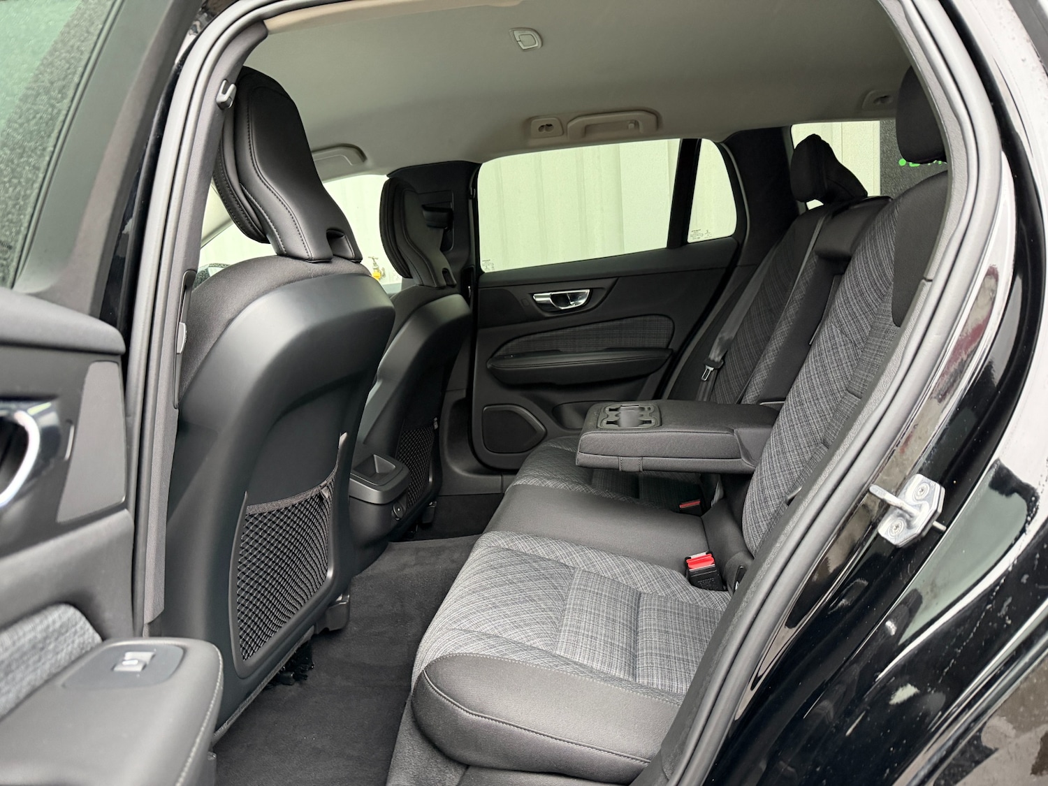 Used Volvo V60 2021 for sale - 76968648: Photo 24