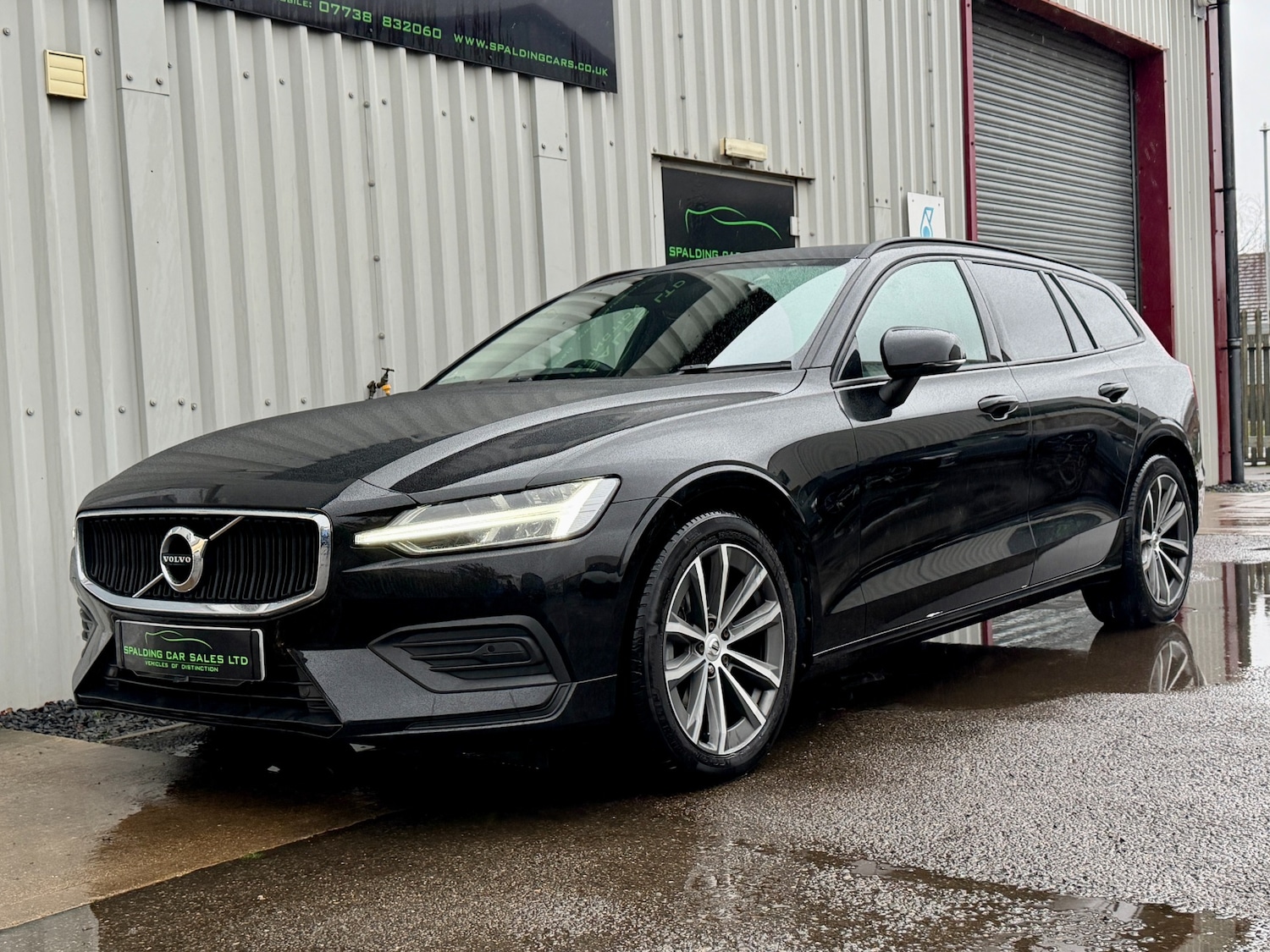 Used Volvo V60 2021 for sale - 76968648: Photo 5