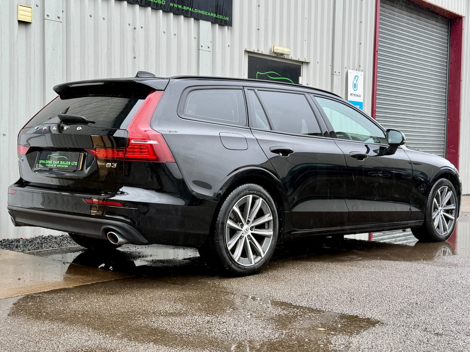 Used Volvo V60 2021 for sale - 76968648: Photo 9