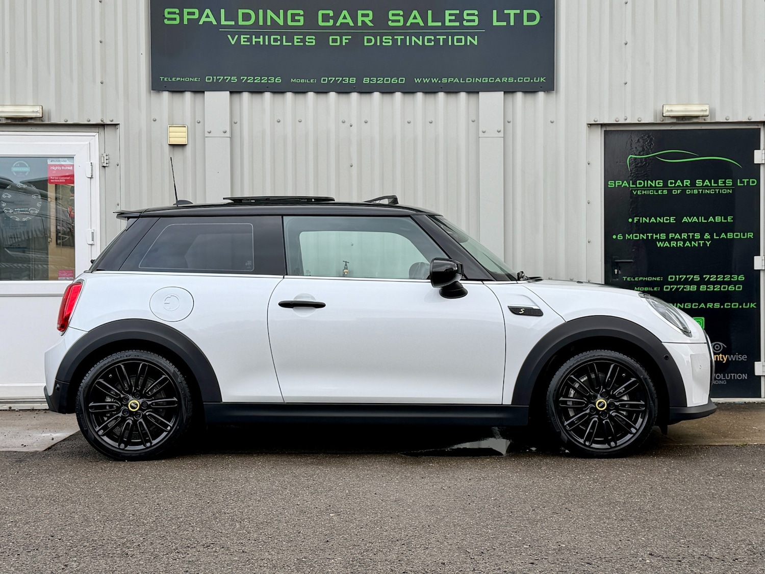 Used MINI Hatch 2023 for sale - 77303337: Photo 12
