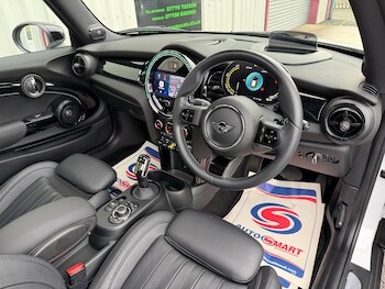 Used MINI Hatch 2023 for sale - 77303337: Photo