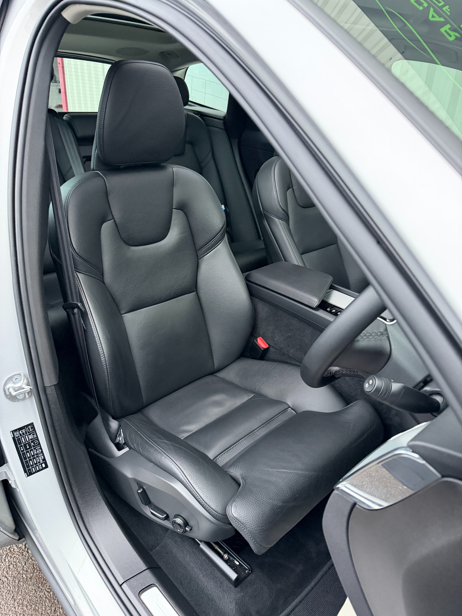 Used Volvo XC60 2023 for sale - 77107880: Photo 24