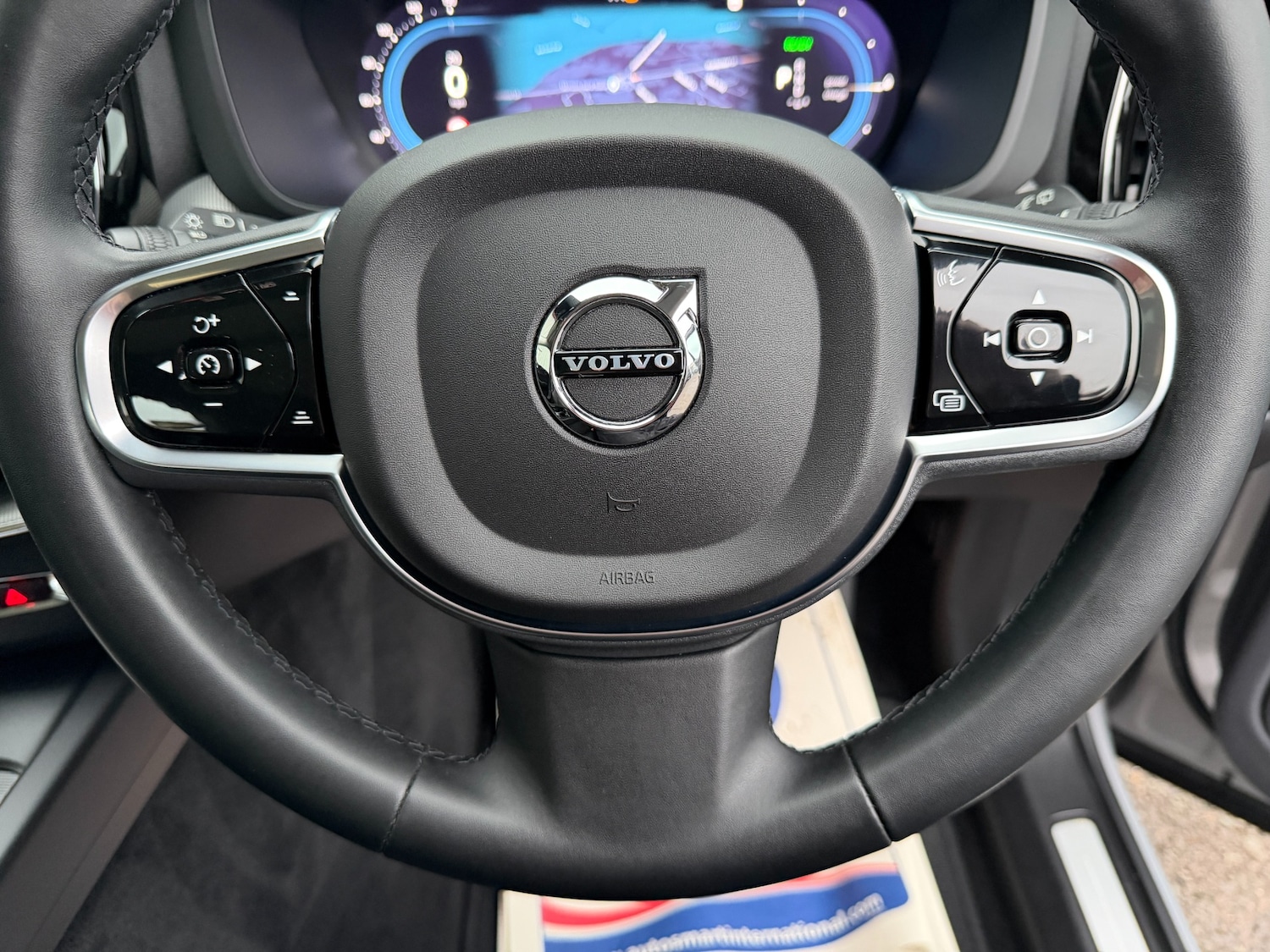 Used Volvo XC60 2023 for sale - 77107880: Photo 79