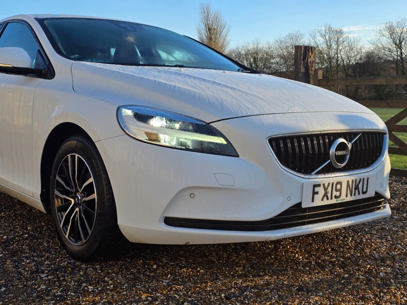 Used Volvo V40 2019 for sale - 77189018: Photo 2