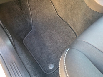 Used Volvo V40 2019 for sale - 77189018: Photo