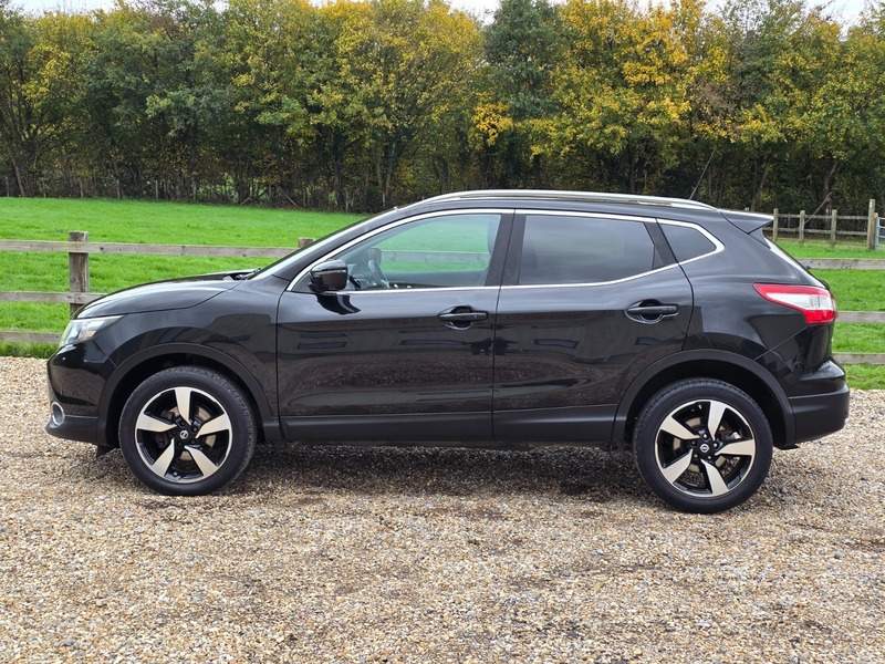 Used Nissan Qashqai 2015 for sale - 76346138: Photo 2