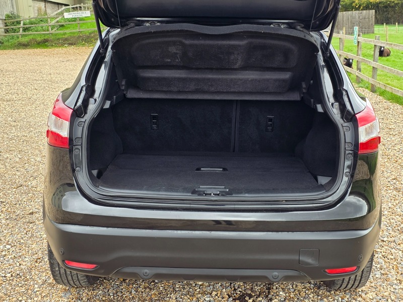 Used Nissan Qashqai 2015 for sale - 76346138: Photo 8