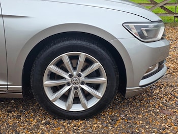 Used Volkswagen Passat 2015 for sale - 77172841: Photo