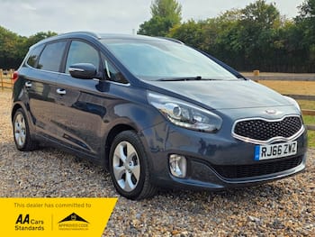 Used Kia Carens 2017 for sale - 79619794: Photo