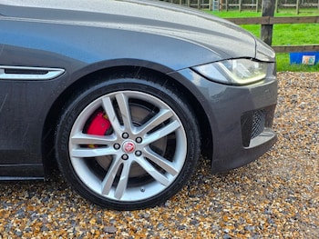 Used Jaguar XE 2015 for sale - 76357130: Photo