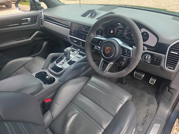 Used Porsche Cayenne 2018 for sale - 78557999: Photo