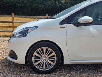 Used Peugeot 208 2018 for sale - 79423394: Photo
