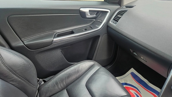 Used Volvo XC60 2013 for sale - 74833393: Photo 37