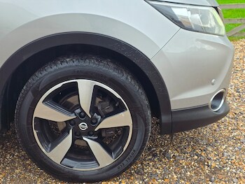 Used Nissan Qashqai 2017 for sale - 76470737: Photo