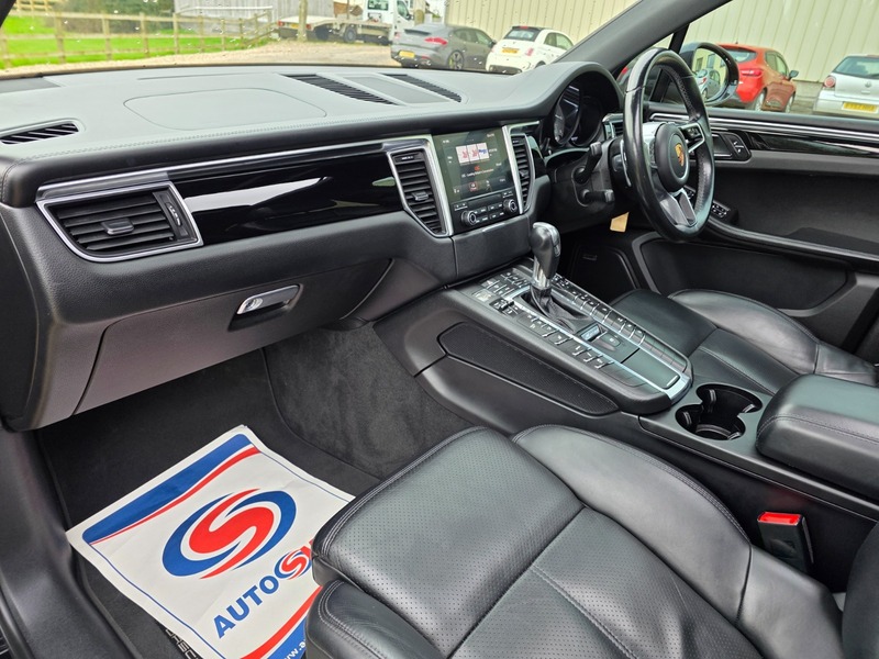 Used Porsche Macan 2017 for sale - 77850961: Photo 41