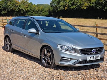 Used Volvo V60 2015 for sale - 79686953: Photo