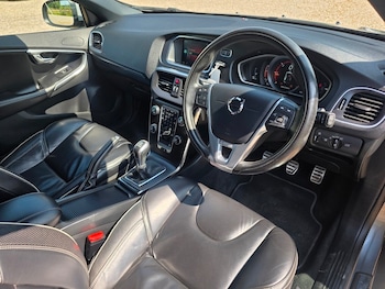 Used Volvo V40 2016 for sale - 79104414: Photo