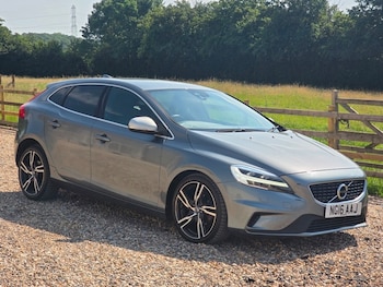 Used Volvo V40 2016 for sale - 79104414: Photo