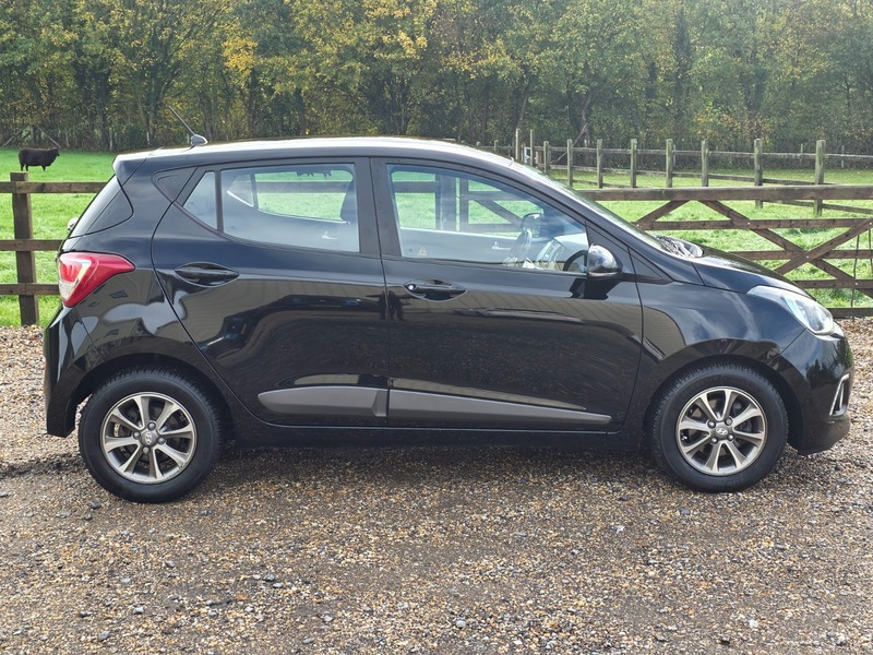 Used Hyundai i10 2015 for sale - 76334127: Photo 2