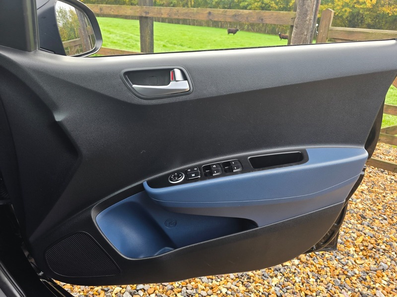 Used Hyundai i10 2015 for sale - 76334127: Photo 31
