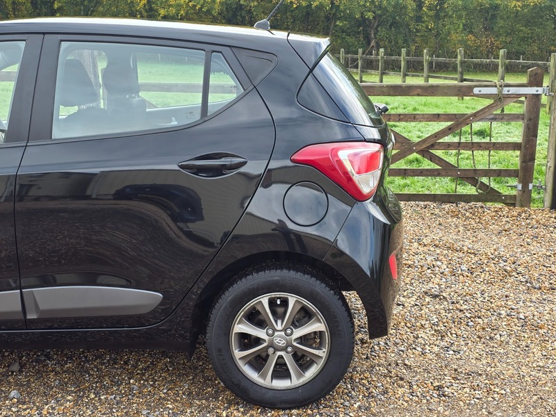 Used Hyundai i10 2015 for sale - 76334127: Photo 9