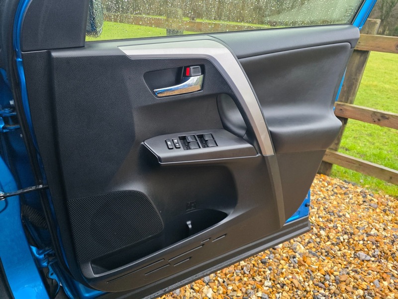 Used Toyota RAV4 2016 for sale - 77264136: Photo 40