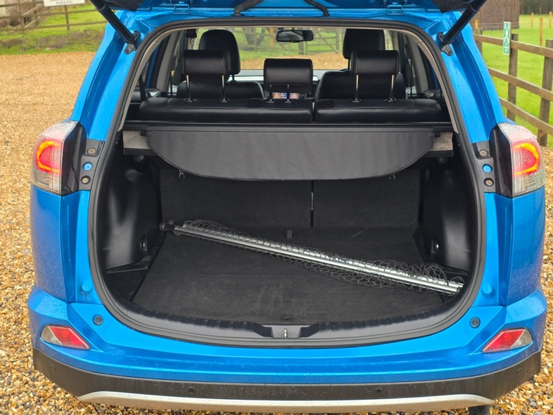 Used Toyota RAV4 2016 for sale - 77264136: Photo 9