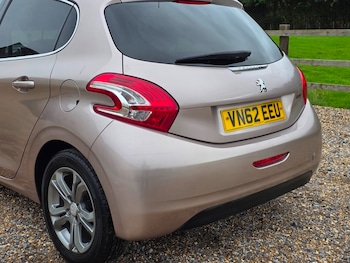 Used Peugeot 208 2012 for sale - 75961649: Photo