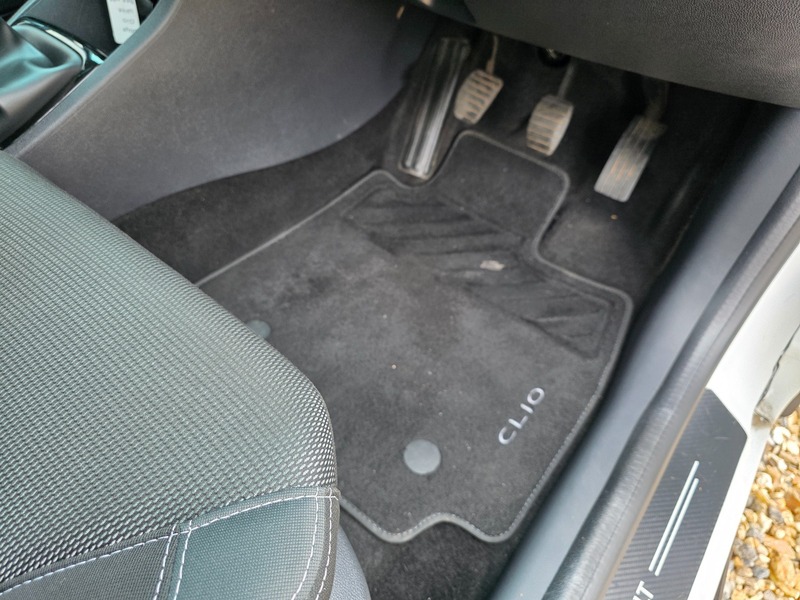 Used Renault Clio 2018 for sale - 76185844: Photo 37