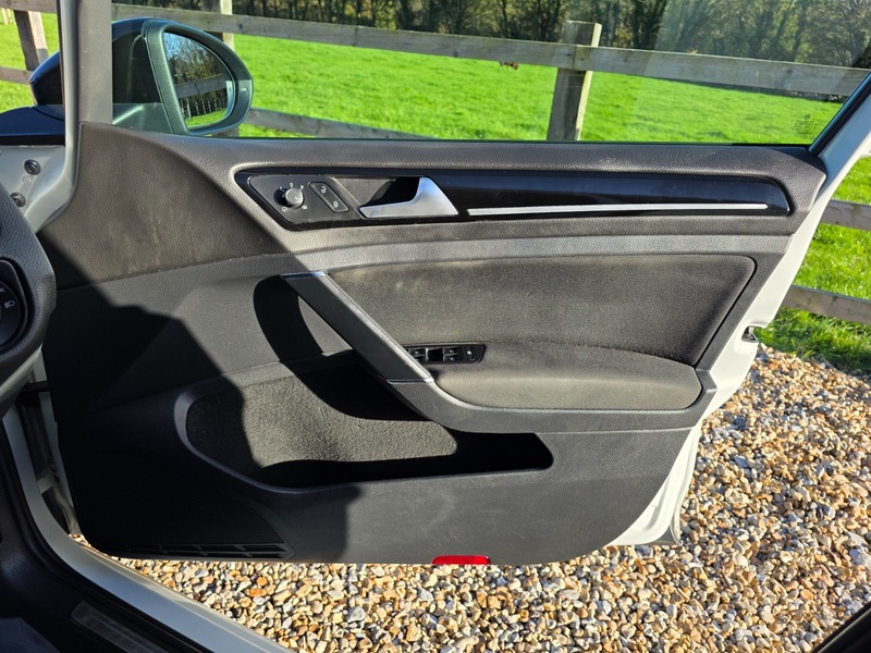 Used Volkswagen Golf 2016 for sale - 76950895: Photo 41